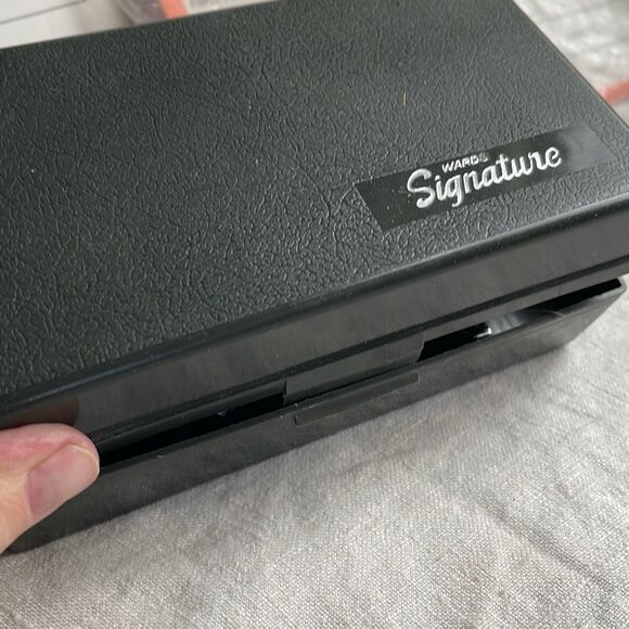 Vintage Wards Signature Sewing Machine extra parts, instruction book and quick s - Picture 2 of 13